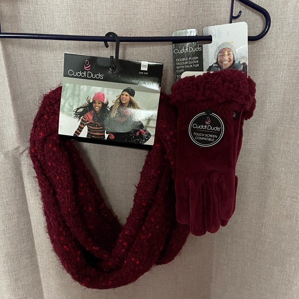 Scarf and gloves